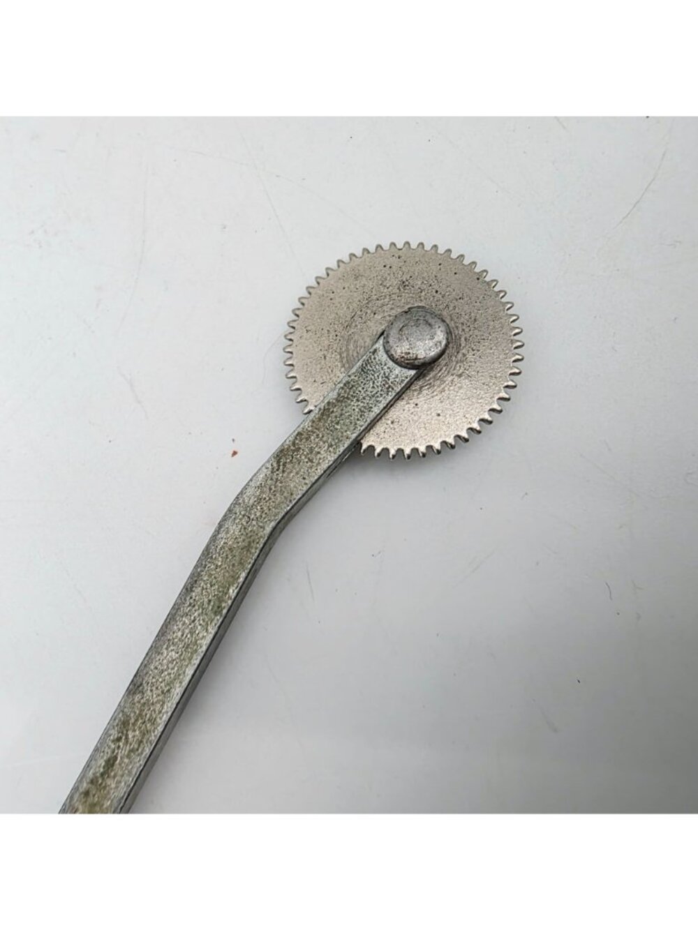 Butterscotch Bakelite Tracing Wheel Sewing Pattern Tool Handle 6" VTG - Picture 3 of 7
